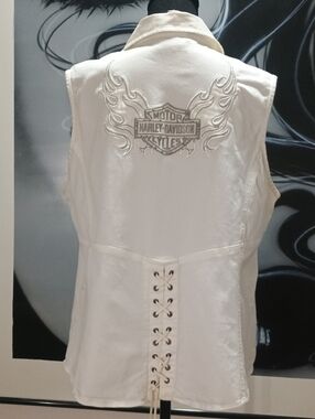 Harley-Davidson Women's White Embroidered Lace-Up Back Vest. Size 1W. Zip Front